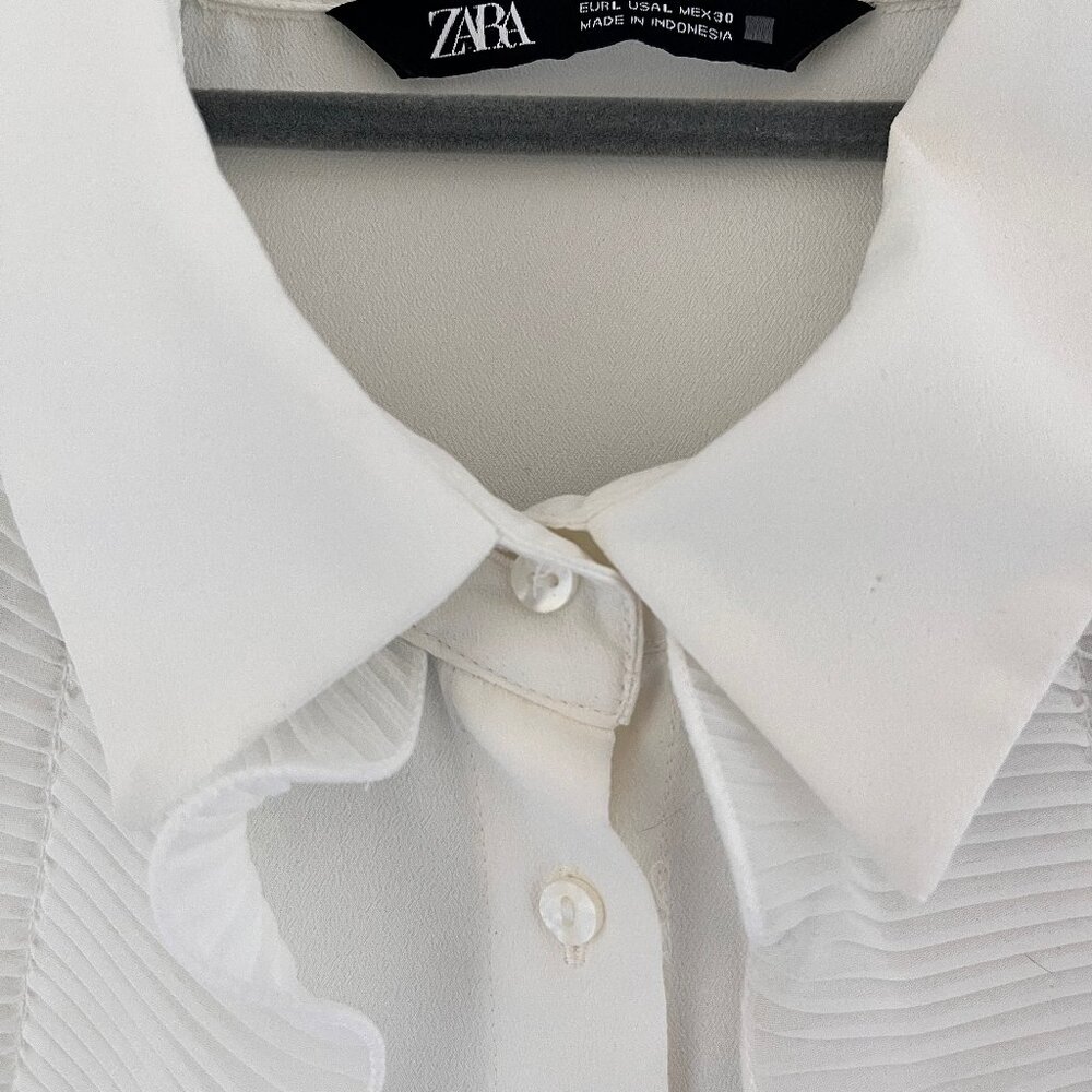 ZARA White Ruffle Blouse – Elegant & Feminine - Size L